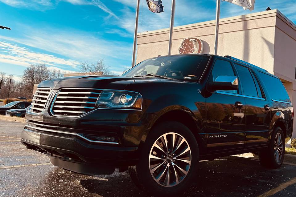 Lincoln Navigator SUV Service