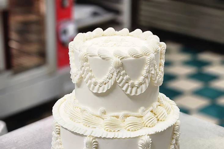 Vintage buttercream cake