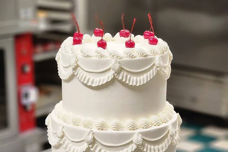 Vintage buttercream cake