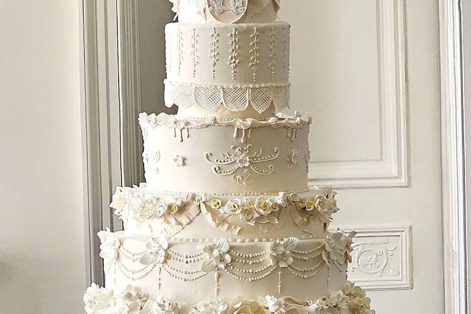Vintage wedding cake