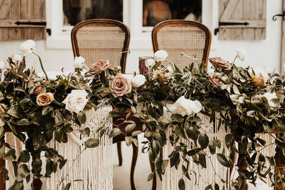 Sweetheart table decor