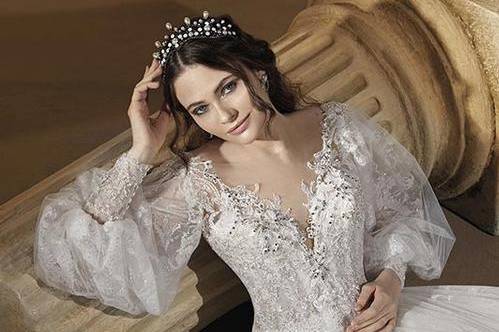 Romantic sleeves by Demetrios