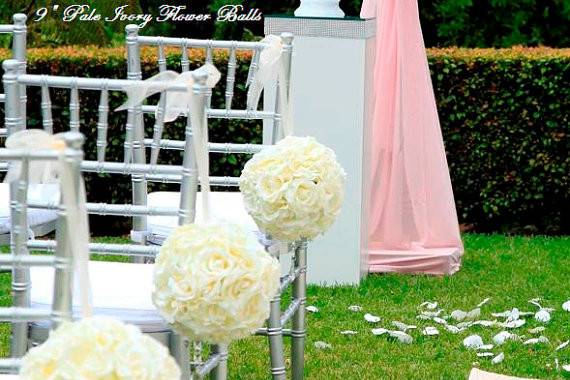 Beautiful Wedding Pomanders in Pale Ivory