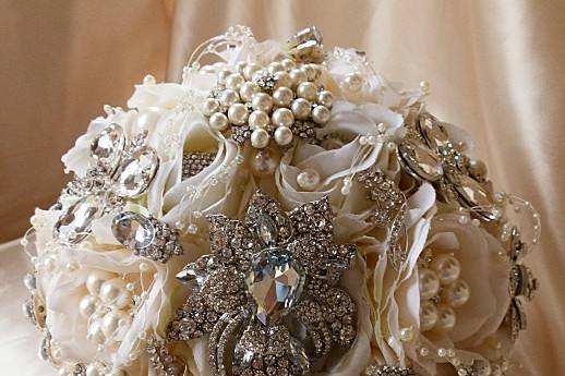 Hollywood Glam Ivory Bridal Brooch bouquet 11x11