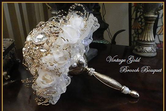 Royal Gold Brooch Bouquet 9