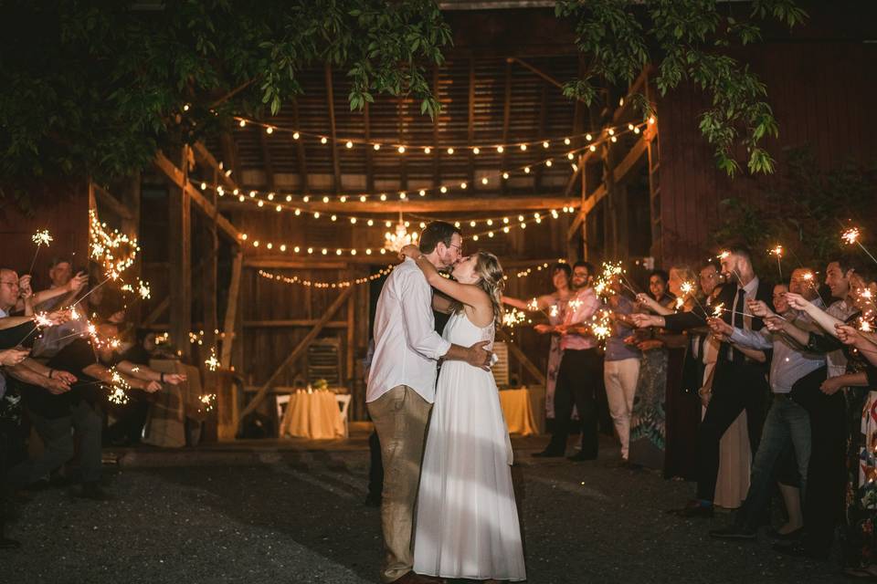 A wedding dance - Britney Clause Photography