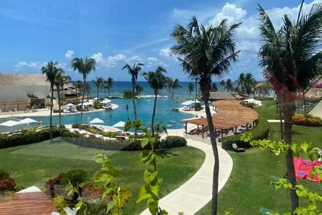 Mexican honeymoon resort