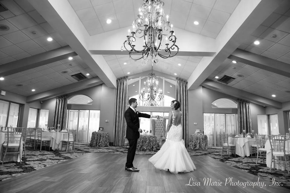 Lisa Marie Photography, Inc.