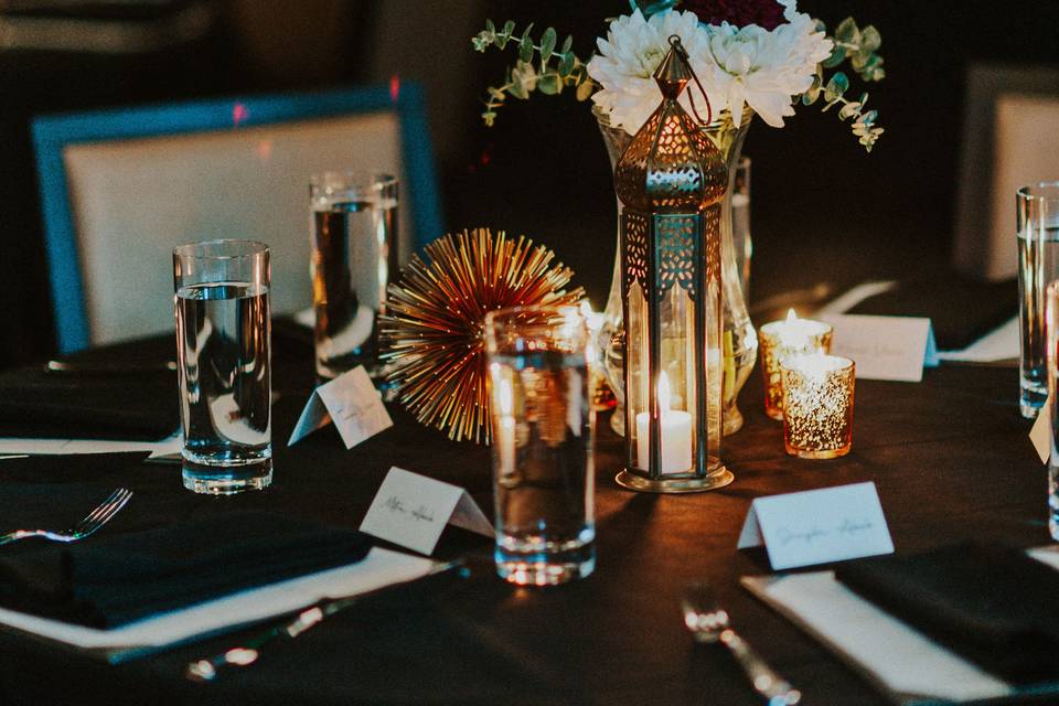 Wedding dinner table settings