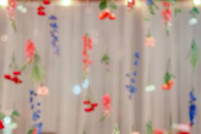 Centerpiece and hangin floral