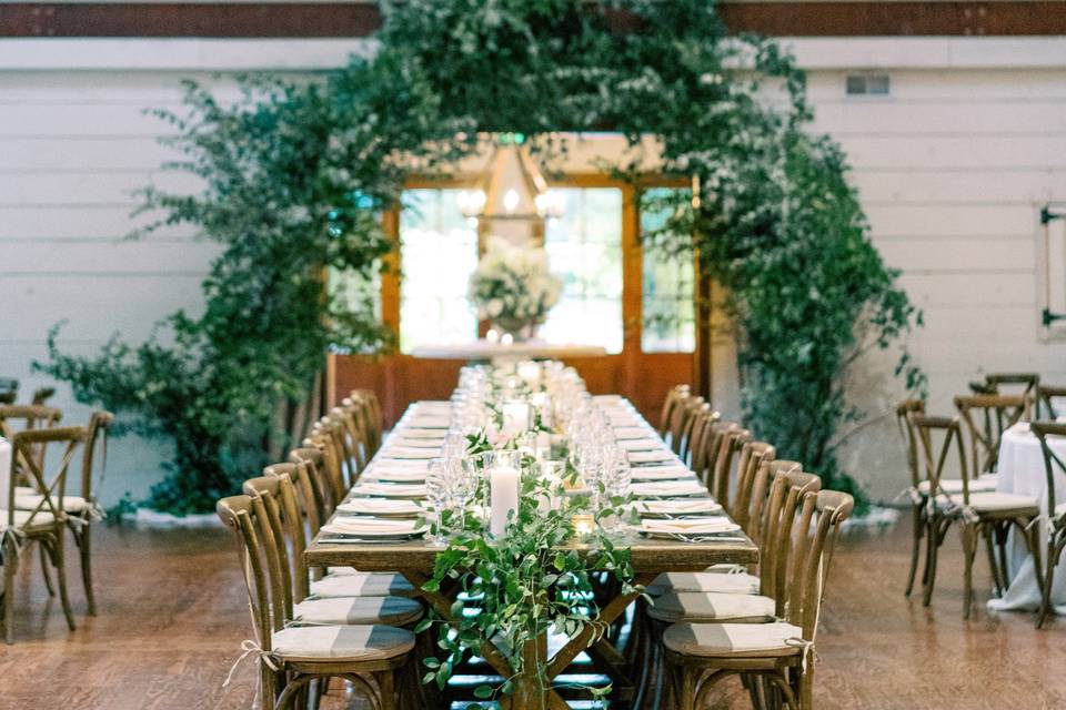 A Twist on Rustic Wedding Decor — Perfectly Planned Moments