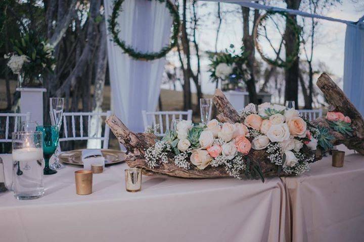 Head table arrangement