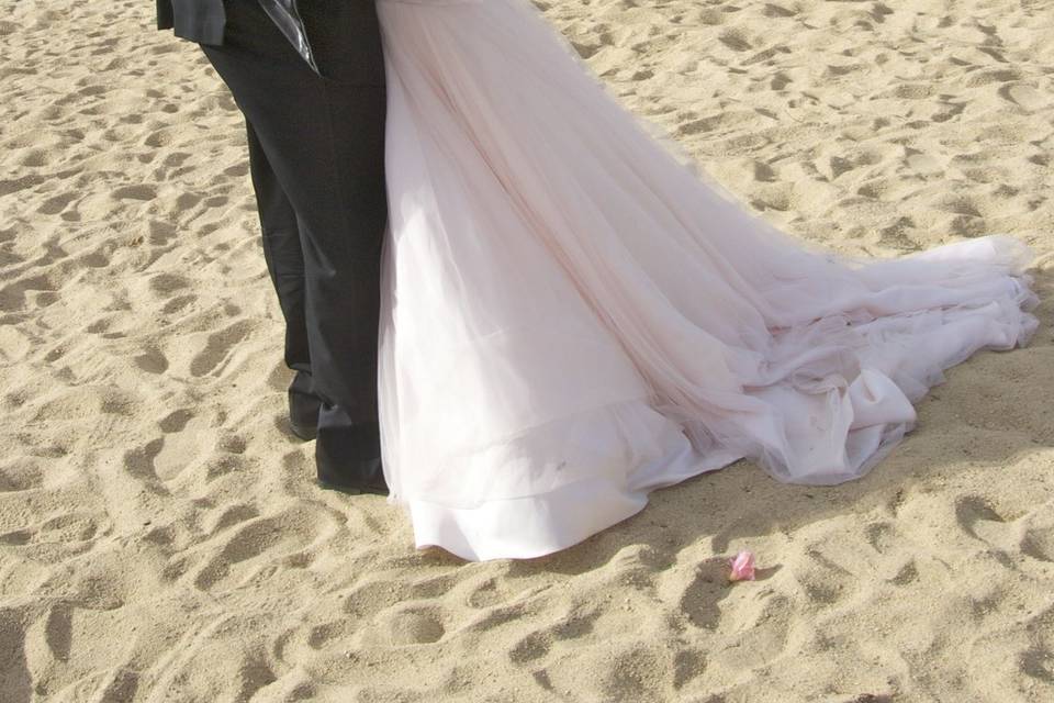 Beach kiss