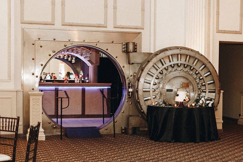 Vault Bar