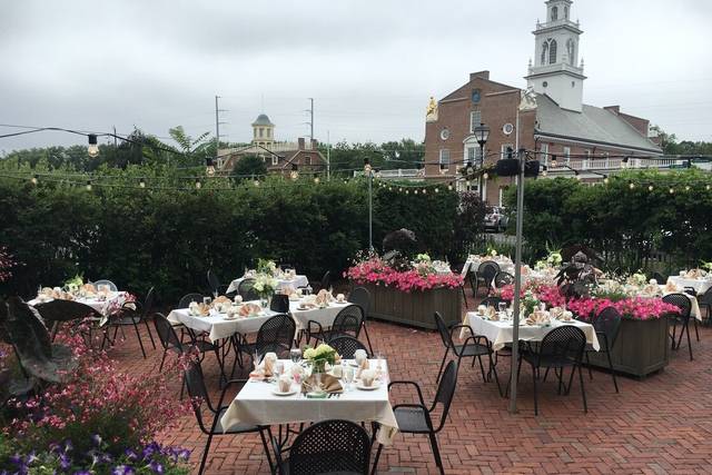 Storrowton Tavern & Carriage House