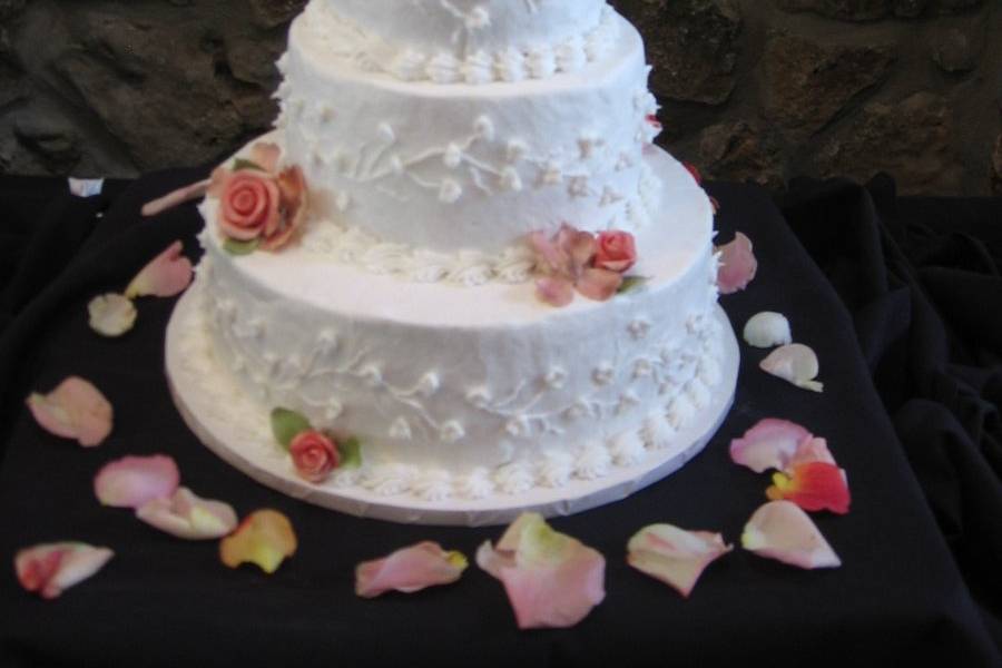 Simple wedding cake