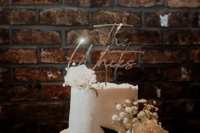 Cake with a shine
