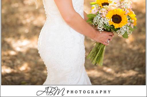 The bride with the bouquet