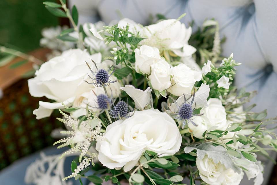 White and blue bouquet