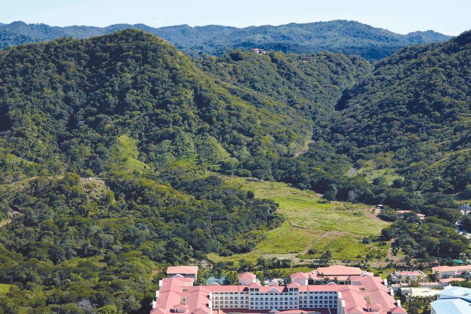 RIU all inclusive resorts in Guanacaste, Costa Rica! So much to do in this beautiful city!