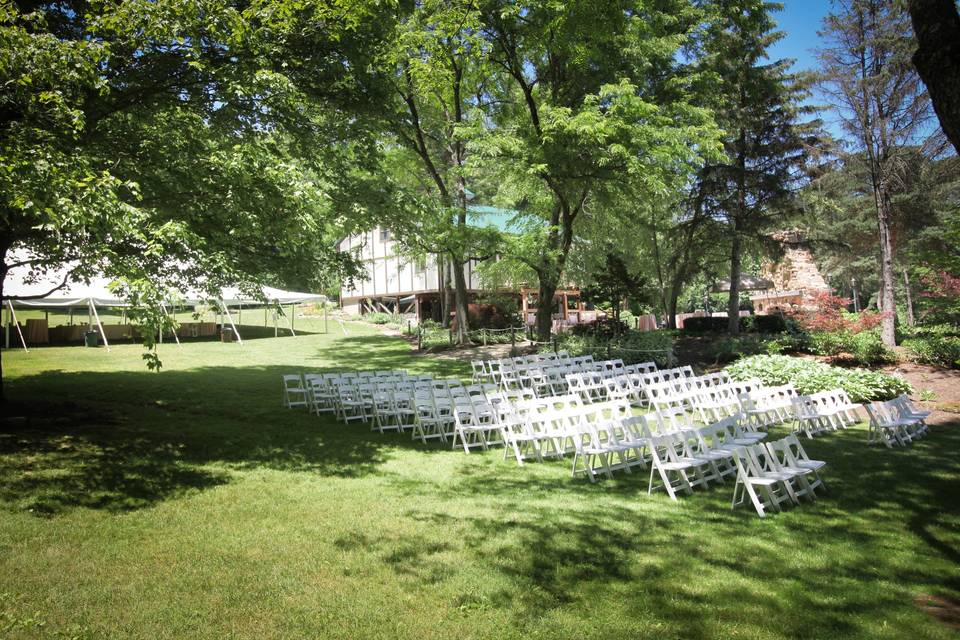 The wedding arrangement