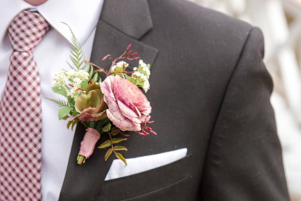 Groom's boutonniere