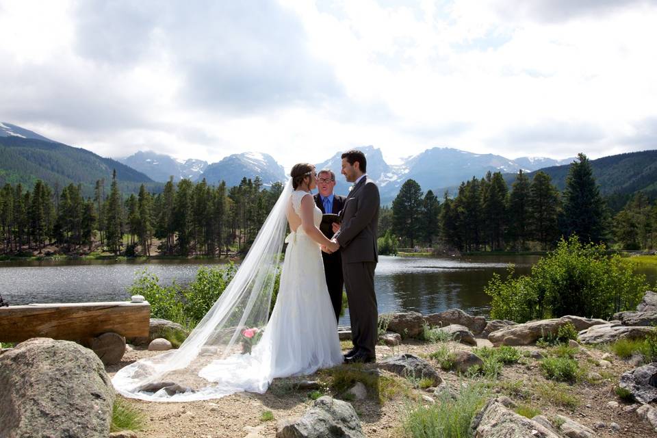 Wedding by the lake