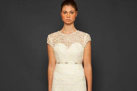 Style: Constance
High neck cap sleeve Italian guipure lace & silk charmeuse mermaid gown