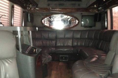 18 Passenger Limo Party Bus