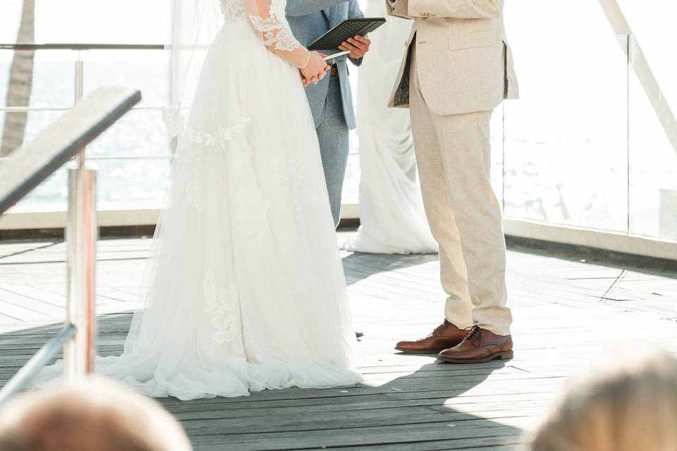 Helping the groom speak