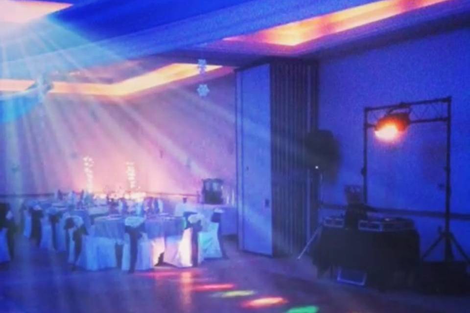 Wedding lighting & decor