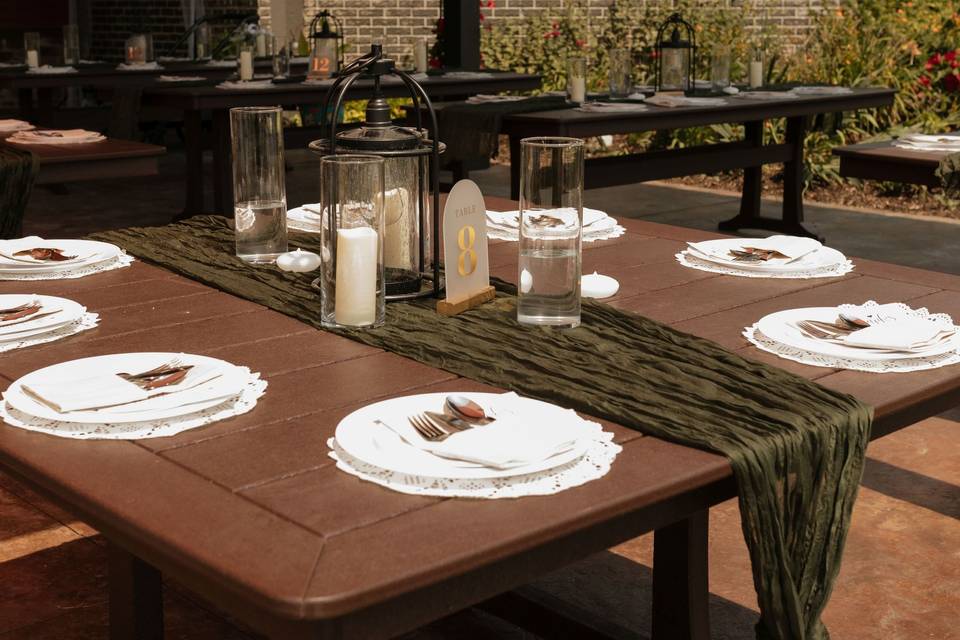 Table set ups (linens not inc)