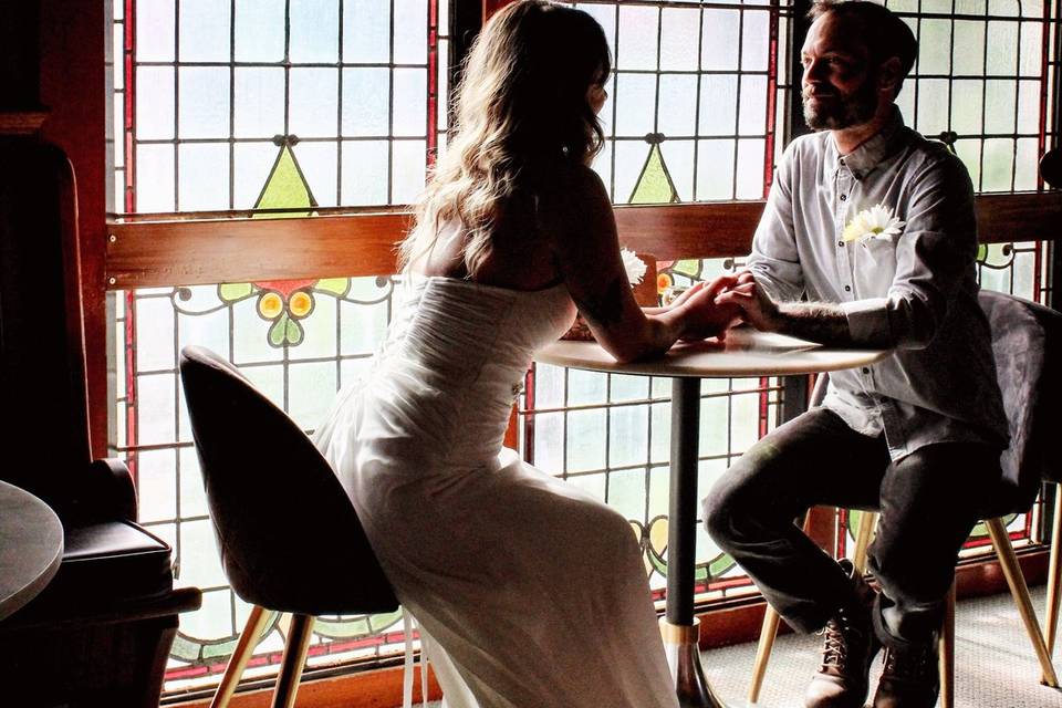 Bride & groom in Shelburne pub