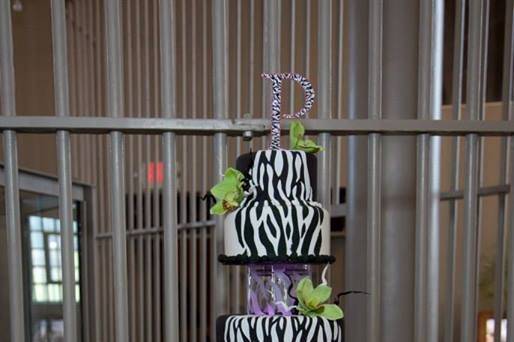 Fondant covered cake with fountain - $3.25 per serving