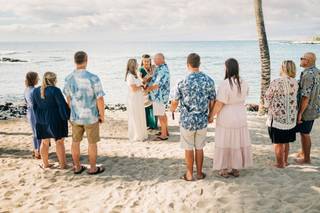 Hawaiian Style Beach Weddings with ALOHA