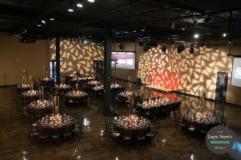 Elegant tables and chairs arrangement