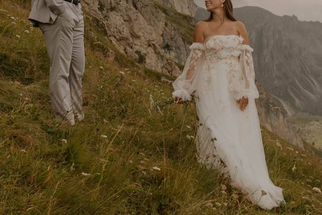 Dolomite elopement