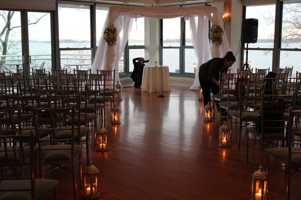 Lanterns on the aisle