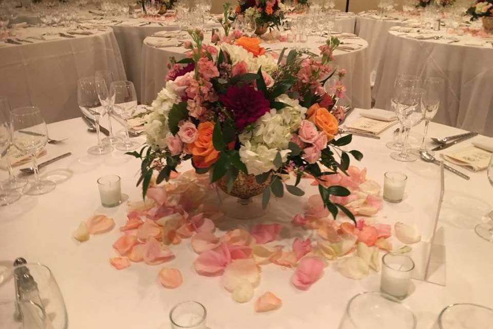 Floral table centerpiece