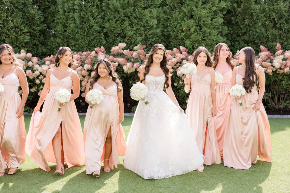 White Bridesmaid Bouquets