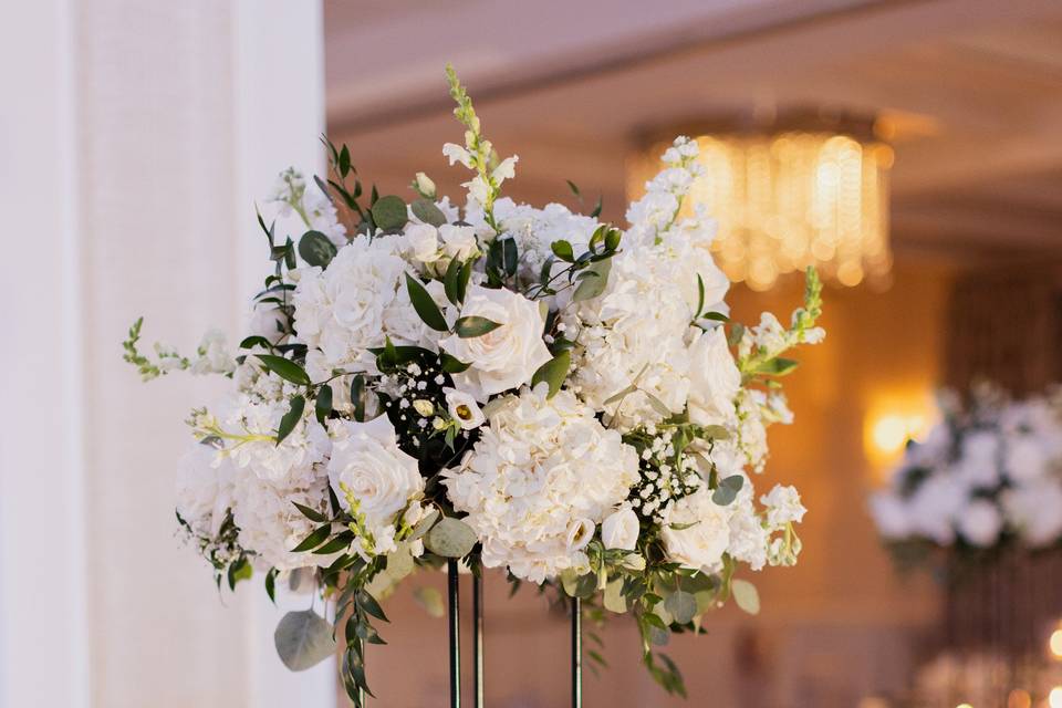 White High Centerpiece