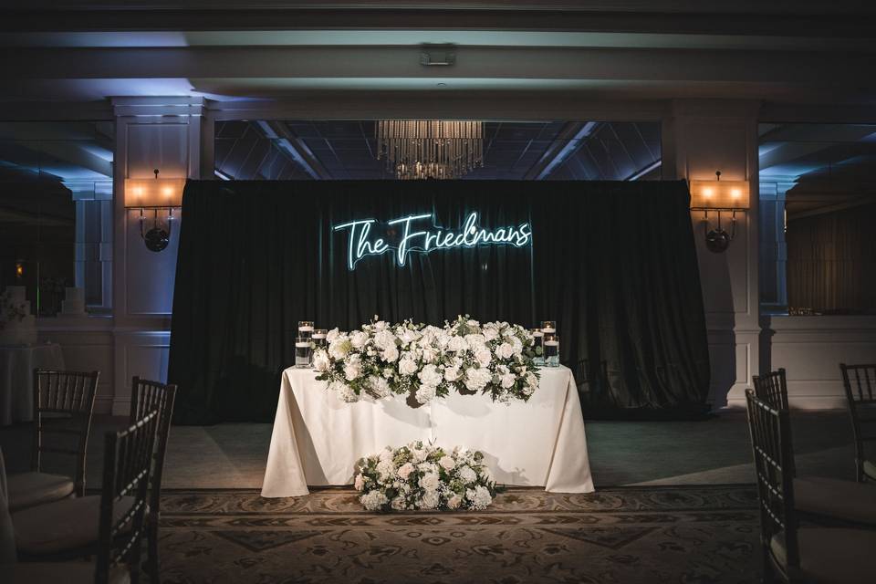 White Sweetheart Table