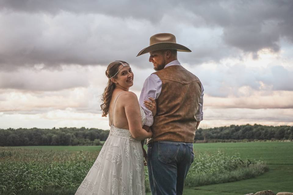 County Wedding Bride & Groom