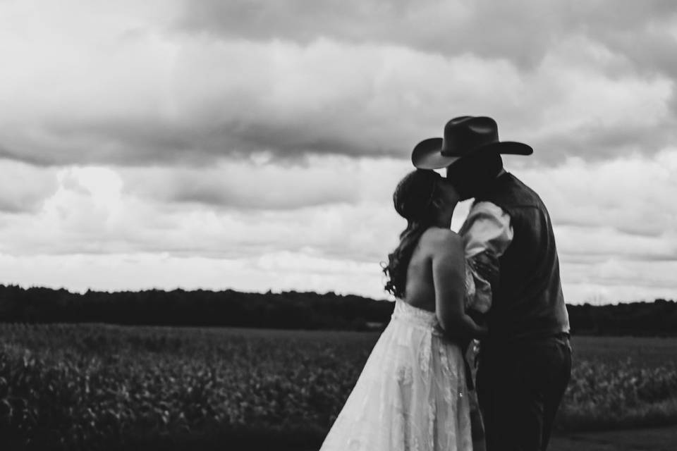 County Wedding Bride & Groom