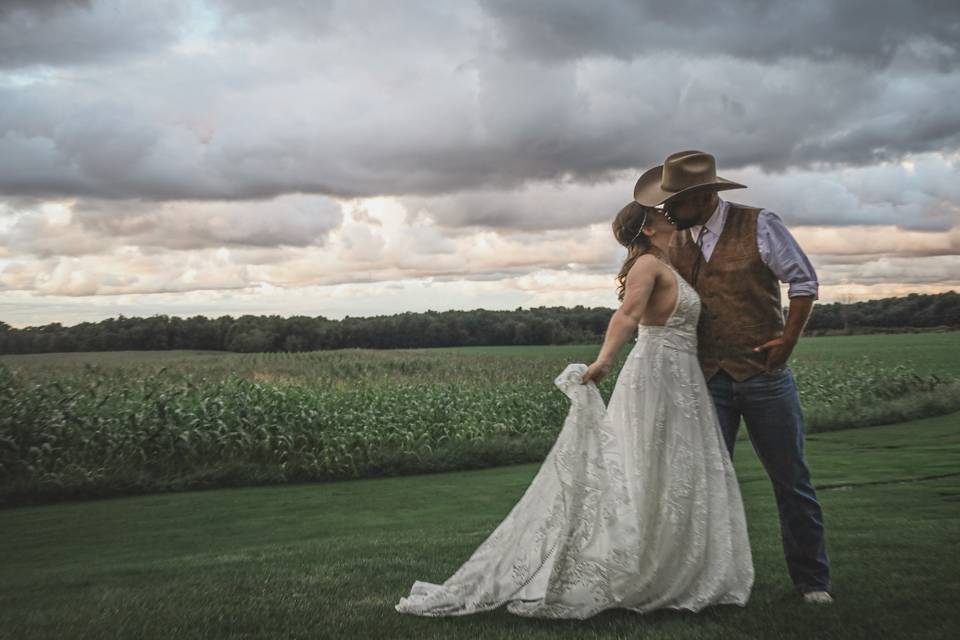 County Wedding Bride & Groom