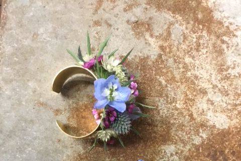 Flower Bracelets for Mom, Grandma, anyone!