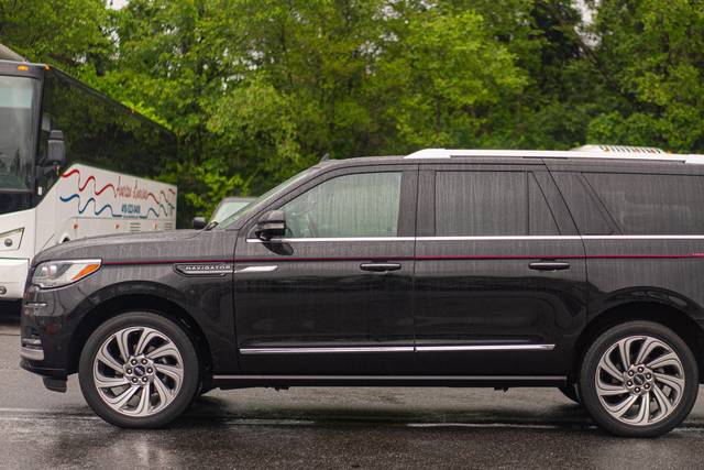 Navigator SUV