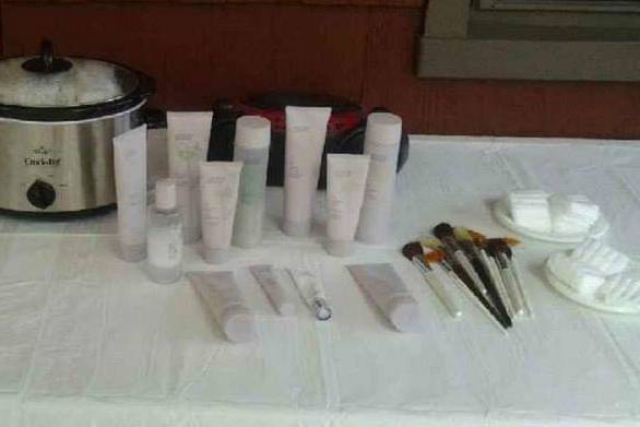 Facial and paraffin setup