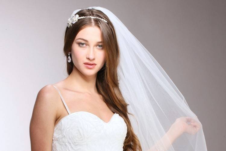 $148.00
1 Layer Ivory Bridal Veil Side View