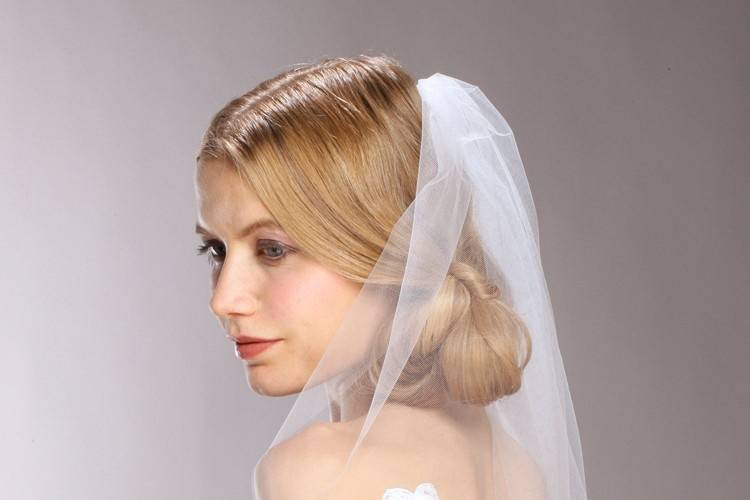 $159.95
Chic 60's Mod Wedding Veil with Cut Trim Daisies